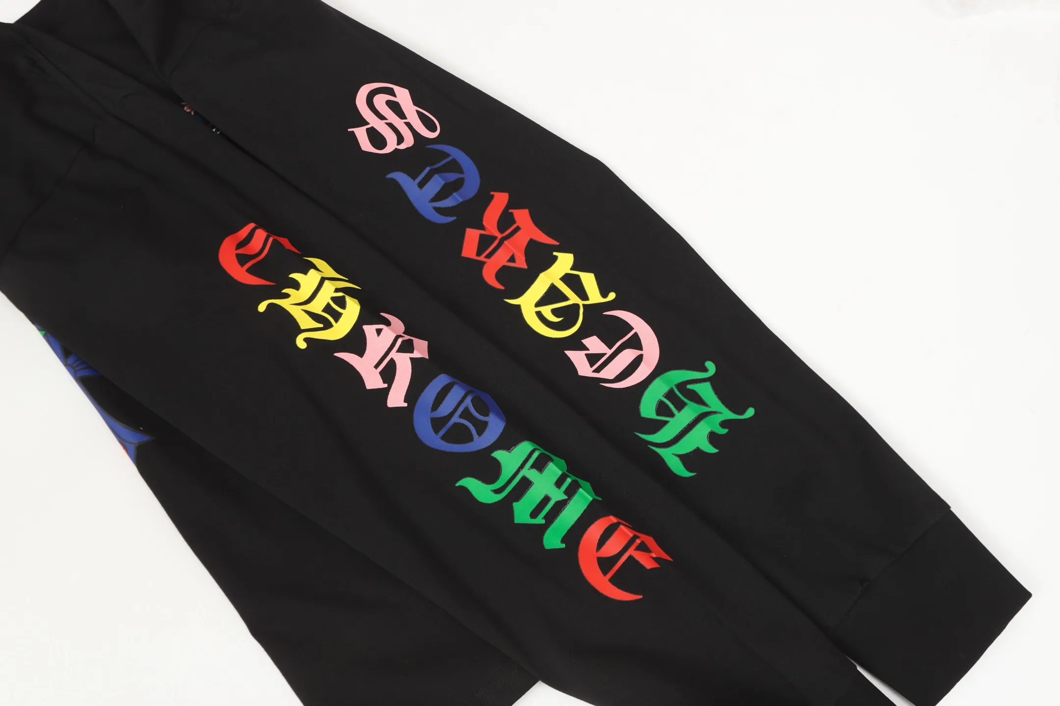 P160 -Chrome Hearts/Chrome Hearts Colorful Cross ✝️Sanskrit letters explosive long-sleeved T-shirt -High weight, high density and high quality. The wool is soft, delicate and skin-friendly. It feels soft and silky. It has excellent warmth and skin-friendly properties.